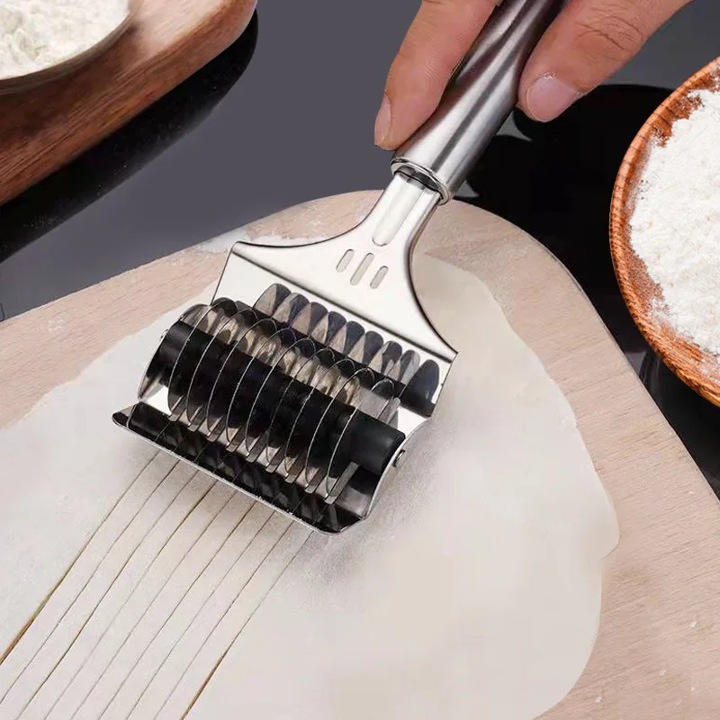 Stainless Steel Pasta Noodle Cutter Pasta Spaghetti Maker Noodle Lattice Roller Handheld Dough Cutter for Kitchen Cook MS-343-2