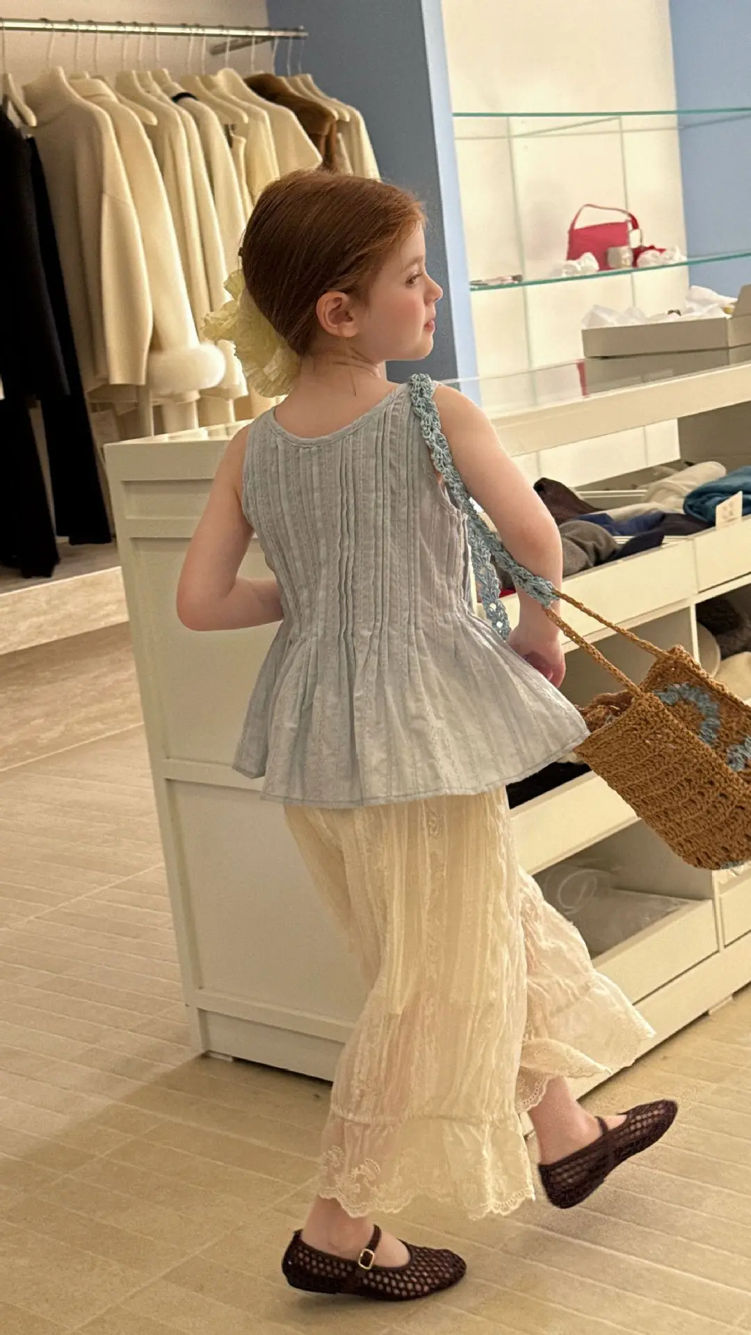 프렌치 로맨틱 레트로 레이스 캐미솔 베스트 여름 2026 니치 슬리브리스 탑 디자인 아우터웨어용