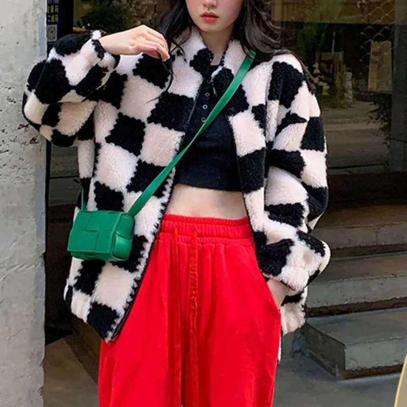 New Checkerboard Jackets Women Faux Fur Teddy Jacket Vintage Plaid Outerwear Fur Coats Female Overcoat Winter Coat Women Fashion