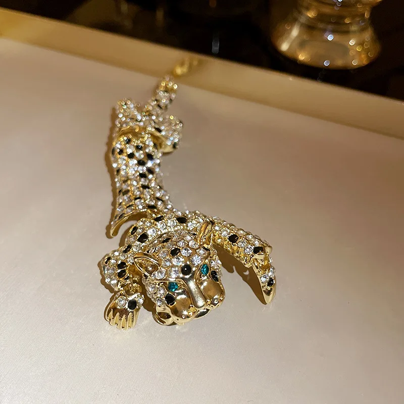 New Vintage Hyperbole Rhinestones Large Tiger leopard Shoulder Decor Brooches Men Women Unique Design Party Jewelry Accessory