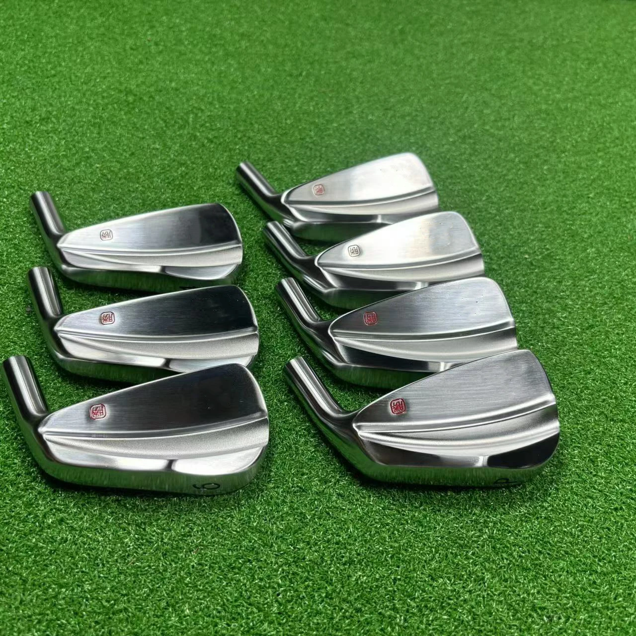 Golf Club KM700 Golf Iron Set 7PCS 4-P S20C Soft Carbon Steel Forged  Head 3