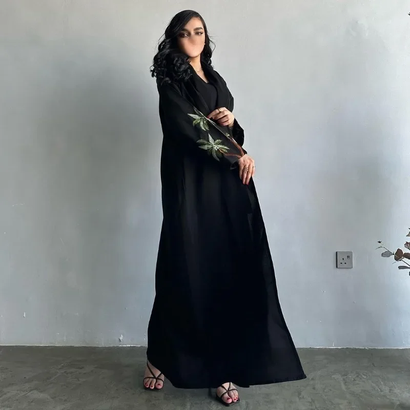 2024 New Ramadan Islam Abaya Kaftan Black Embroidered Leaf Pattern Robe Femme Musulmanefor Europe and Dubai America