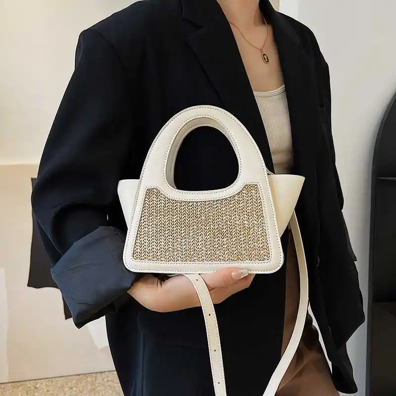 Рисунок 3 - Женская сумка через плечо CAREY