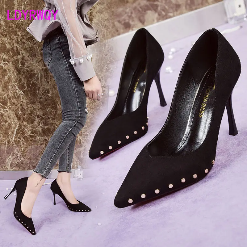 

2022 New French girl's Pointy high heel Stiletto sexy riveted kitten Heel black single