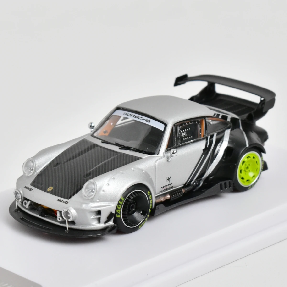 

DCM+HY 1:64 WB 964 911 Diecast Model Car