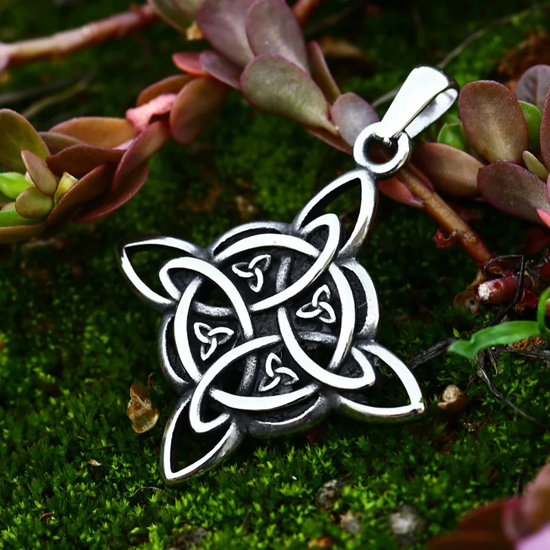 Pagan Witches Knot/Celtic Knot Symbol Necklace