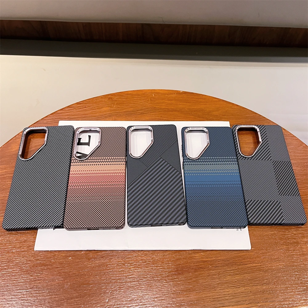 Colorful Carbon Fibre Stripe Magnetic Phone Case – Thin & Shockproof Cover