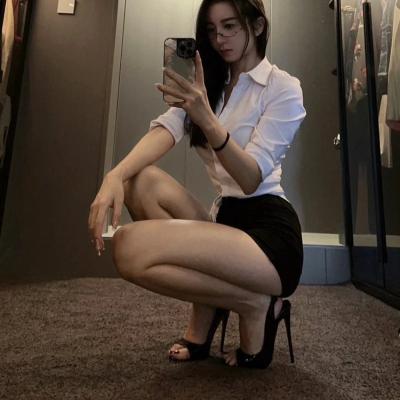 รูปสินค้า รองเท้าส้นสูงดีไซน์หรู สไตล์ยุโรป ไซส์ใหญ่