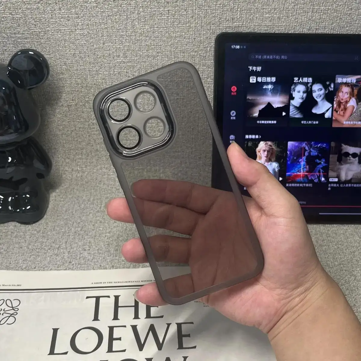 Translucent Magnetic TPU Skin-Friendly Drop-Proof Case Cover