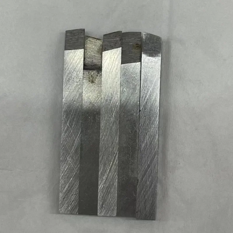 thumbnail image 2 of 5Pcs Carbide Tipped Lathe Cutters - 4x4mm Metal Cutting Tool Set For Mini Lathes 2 of 10