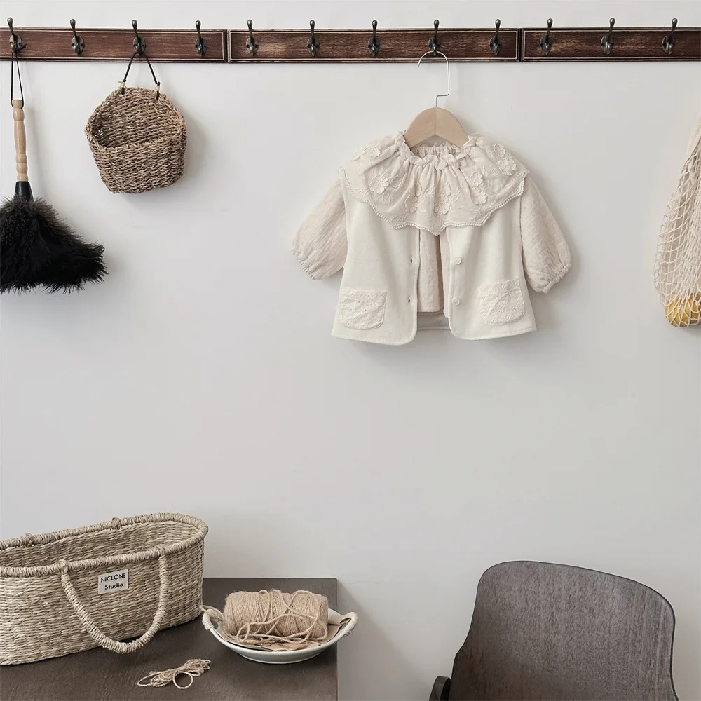 Description Picture 5 of item2025 Spring New Baby Sleeveless Vest Solid Infant Cotton Cardigan Toddler Lace Vest Coat Simple Single Breasted Baby Clothes