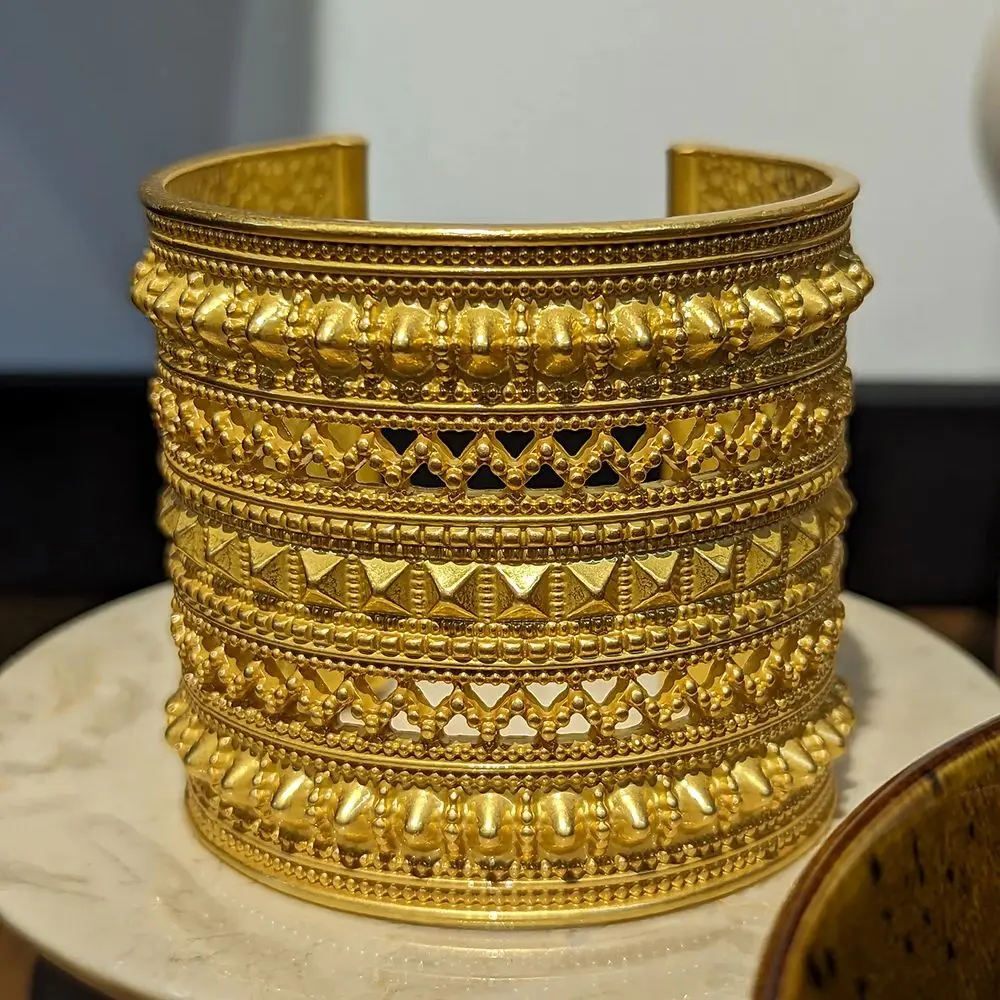 

Exaggerated Metal Big Cuff Bracelet for Women Jewelry Gold Color Open Bangles Bracelet With Carving Vintage Gifts Wedding