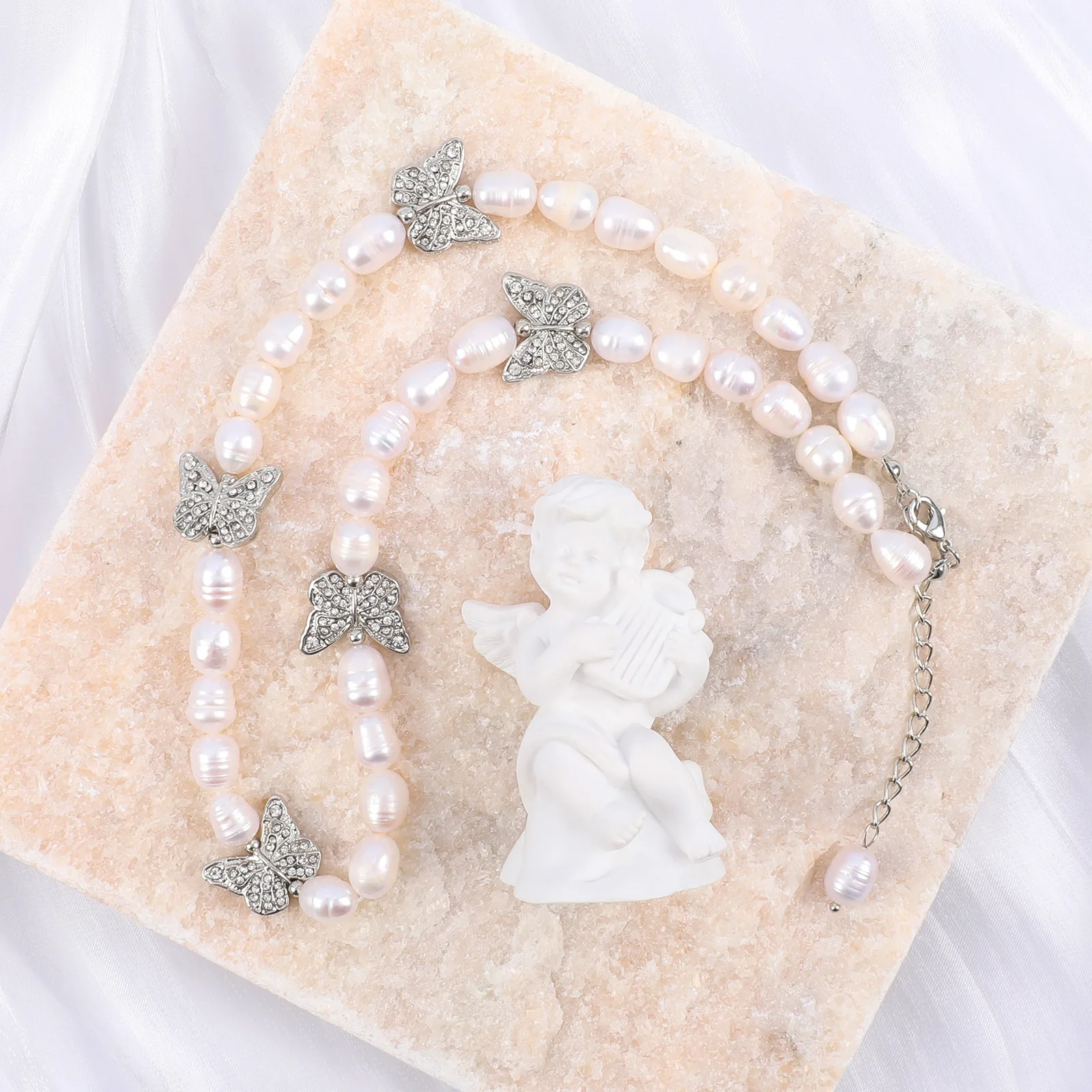 NEKOL Butterfly Charm Necklace for Women Luxury Jewelry Accessories Gifts for Ladies Fashion Beads Necklaces Jewellery Wholesale