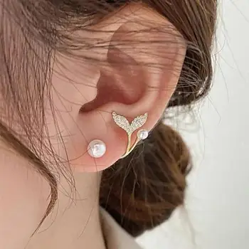 925 Silver Needle Korean Fashion Crystal Fish Tail Earrings For Women Jewelry 2025 Trending New Women's Pearl Stud Earrings Gift
