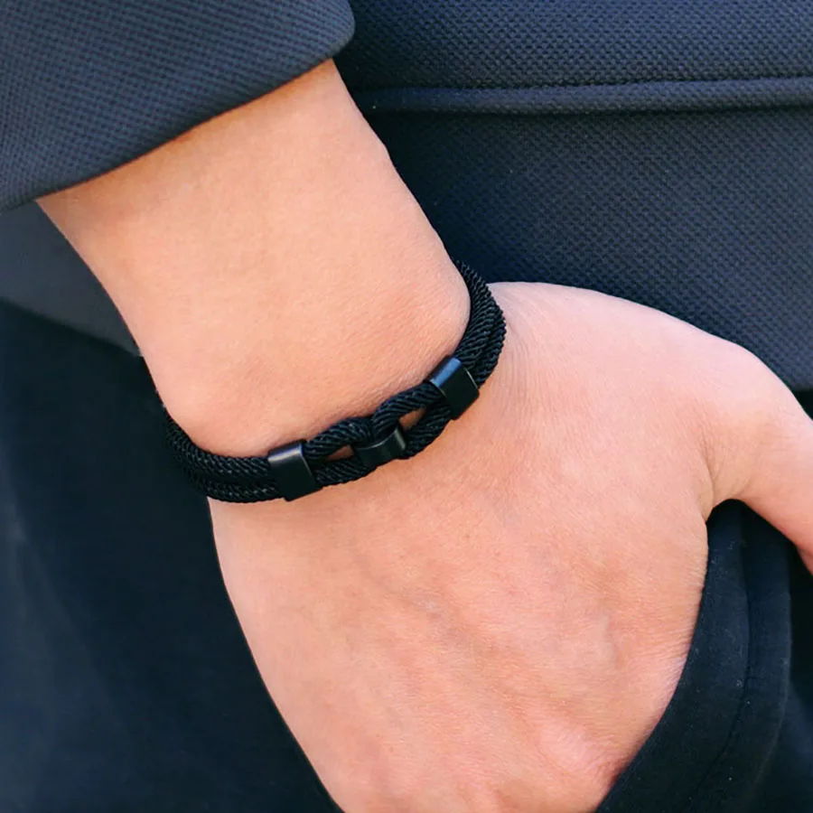 Stainless Steel Men Bracelet with Magnet Buckle and Red Thread