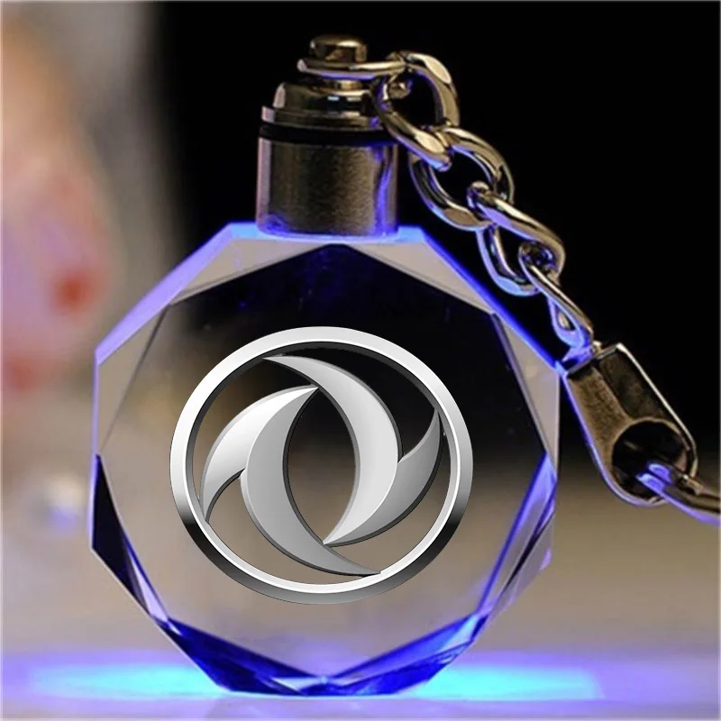 

LED Car Keyring Octagon Pendant Key Accessories for Dongfeng logo Fengshen AX7 Fengxing 580 SX6 F600 S500 Lingzhi M5 M5L M3V3