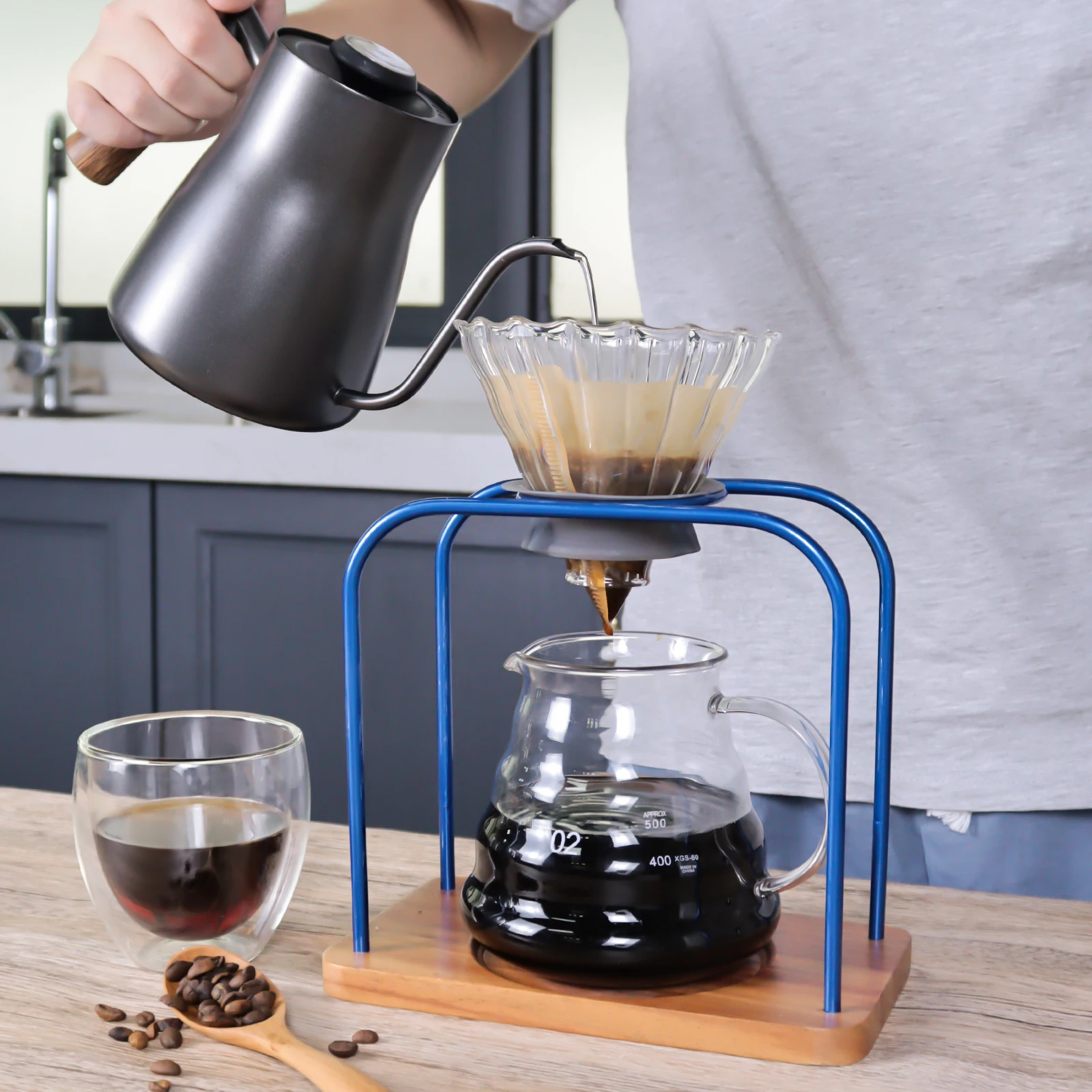 

SENSEMAKE-Pour Over Coffee Starter Set, Craft Coffee Maker, Glass Server, Scoop and Filters, Size 02,Black