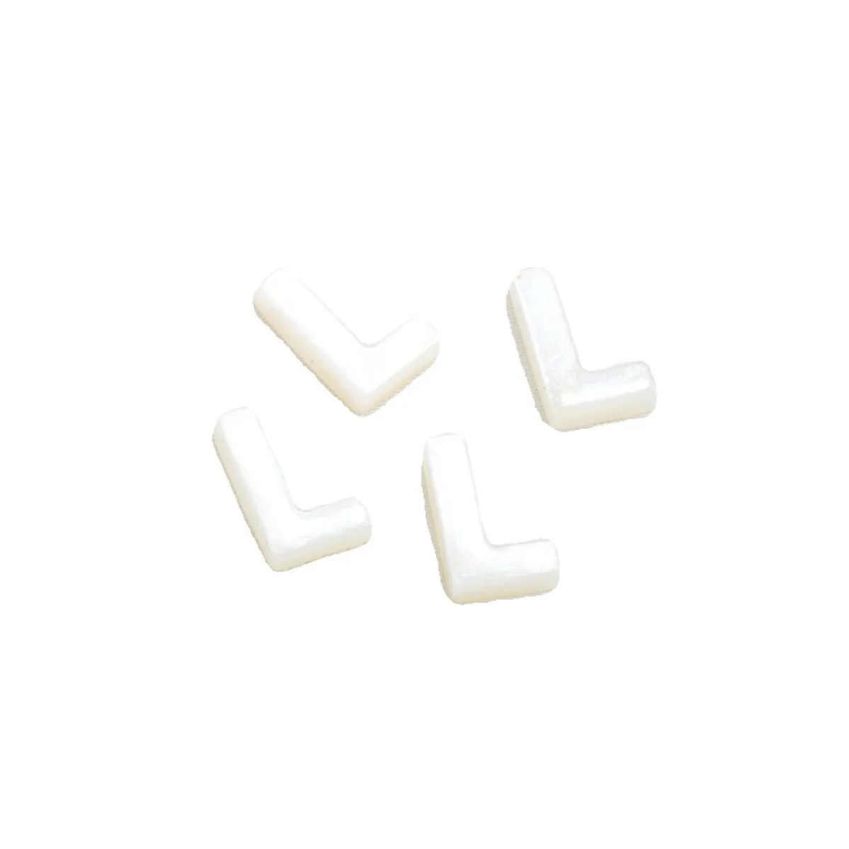 천연 조개껍데기 26개 알파벳 문자 참 장식, 사이드 홀 루프 포함, DIY 팔찌 비즈 장 액세서리