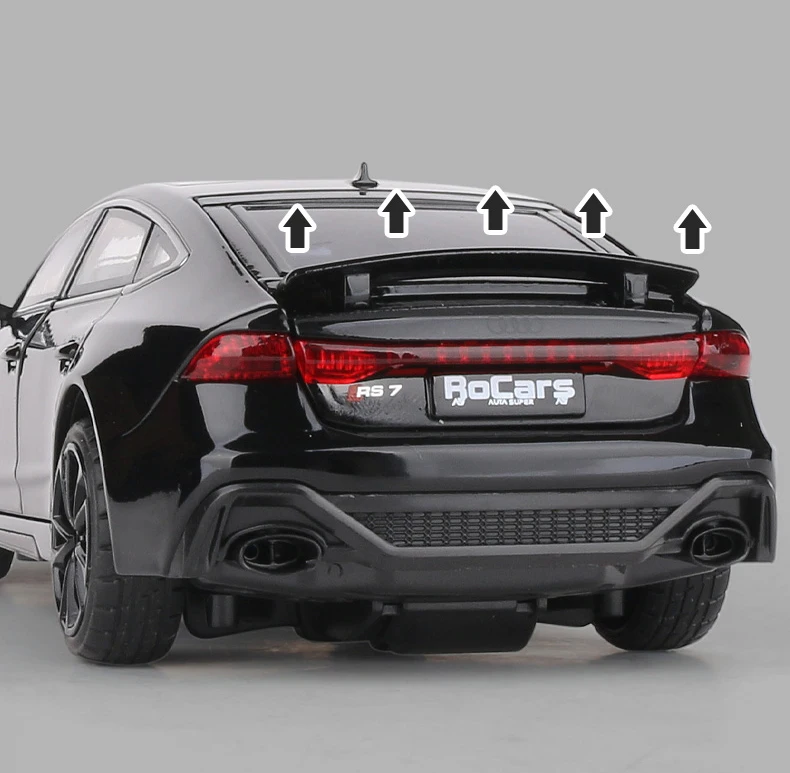 Audi 1:24 Ölçekli Model Araba 