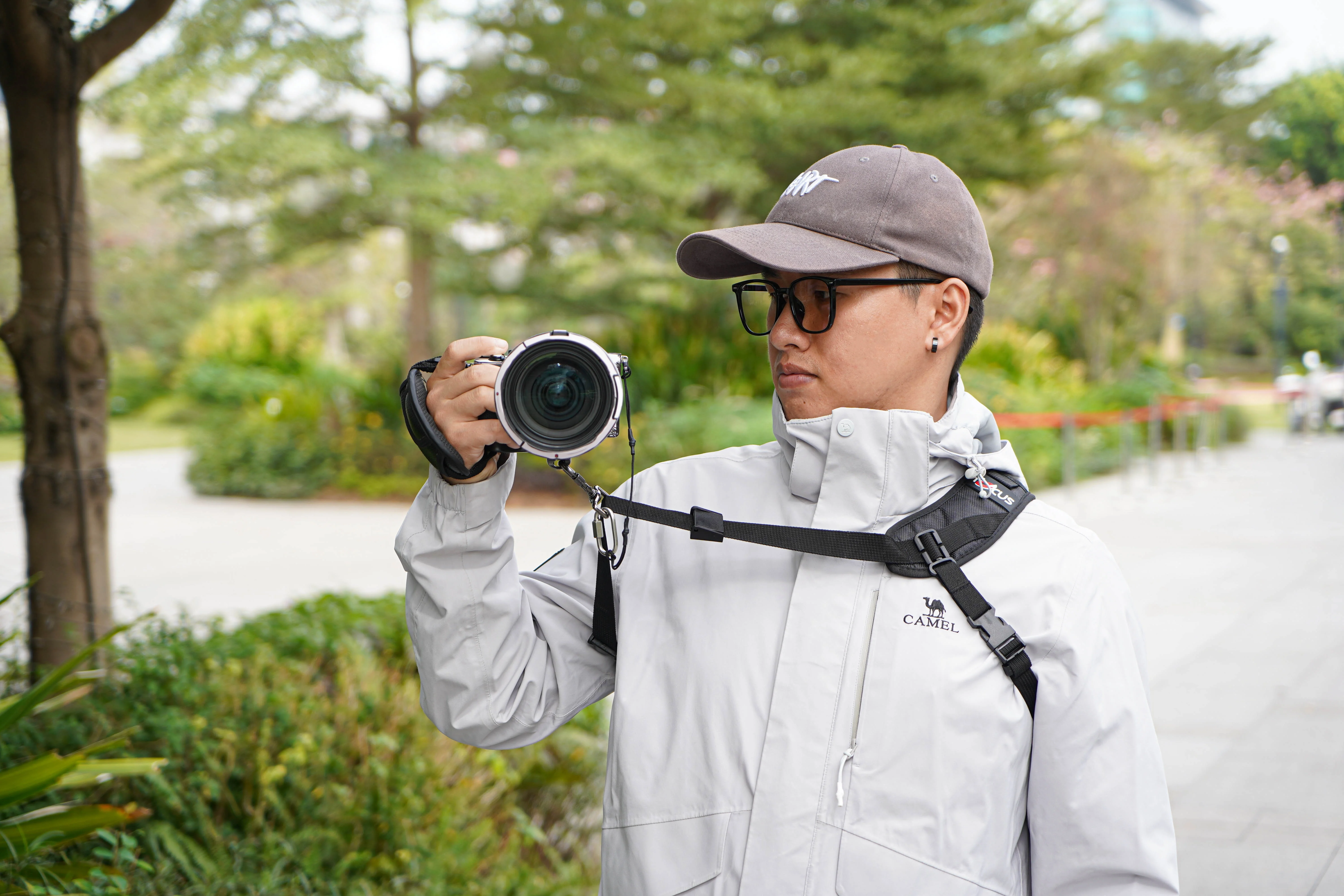 Universal Quick-Release Shoulder Strap with Neck Pressure Relief