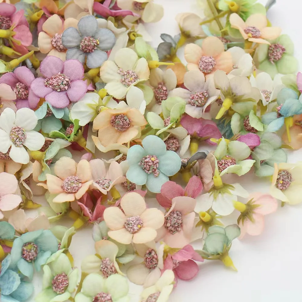 100PCS 2cm Mini Artificial Flowers Fake Flower Heads Craft Daisy Silk Flower for Crown Scrap Wedding DIY Garland Headdress Decor