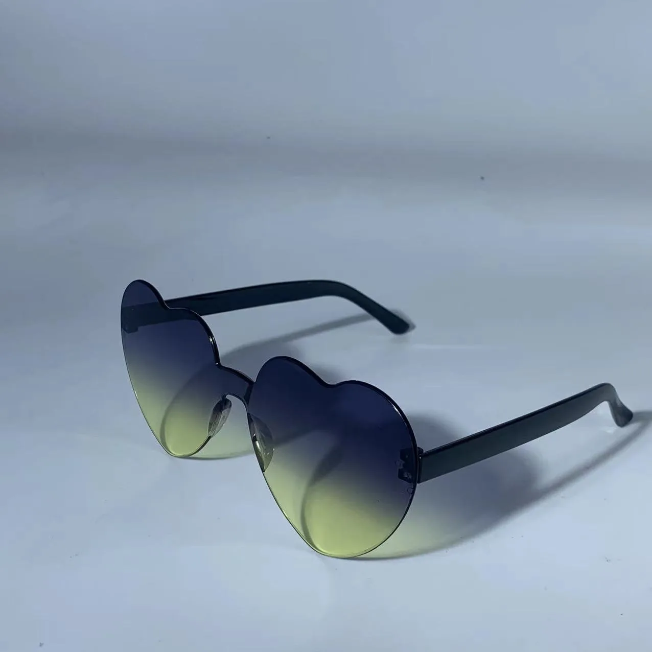 

2024 классические модные солнцезащитные очки для мужчин и женщин, солнцезащитные очки в металлической оправе с черными линзами, очки для вождения UV400 M71