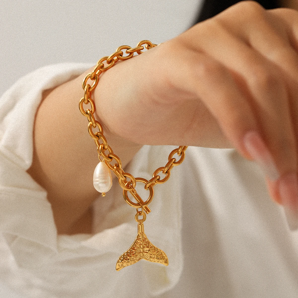 Ozean-Urlaubsstil Seestern-Muschel-Anhänger Armband Handgefertigtes Edelstahl Vergoldetes Wasserfestes Muschel-Damen-Accessoire