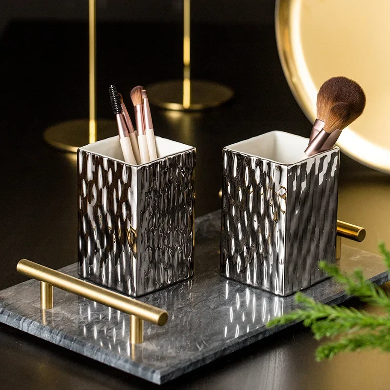 إكسسوارات الحمام السيراميكية