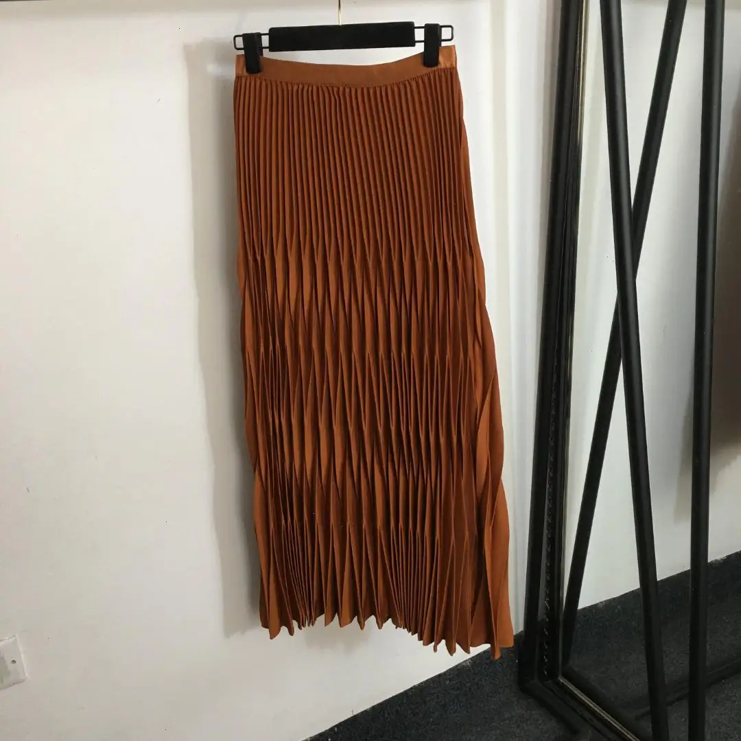 

New High-Waisted Solid Color Pleated Skirt with Letter Design