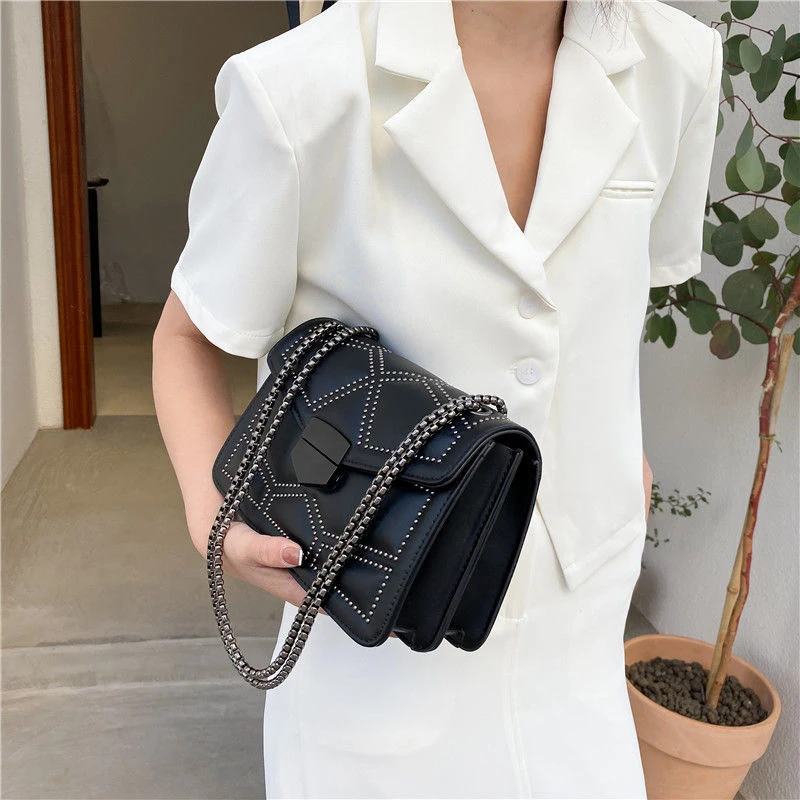 Yogodlns Vintage Niet kette kleine Umhängetaschen für Frauen Klappe Pu Leder Mode kleine quadratische Umhängetasche Designer Handtasche – Detail 15