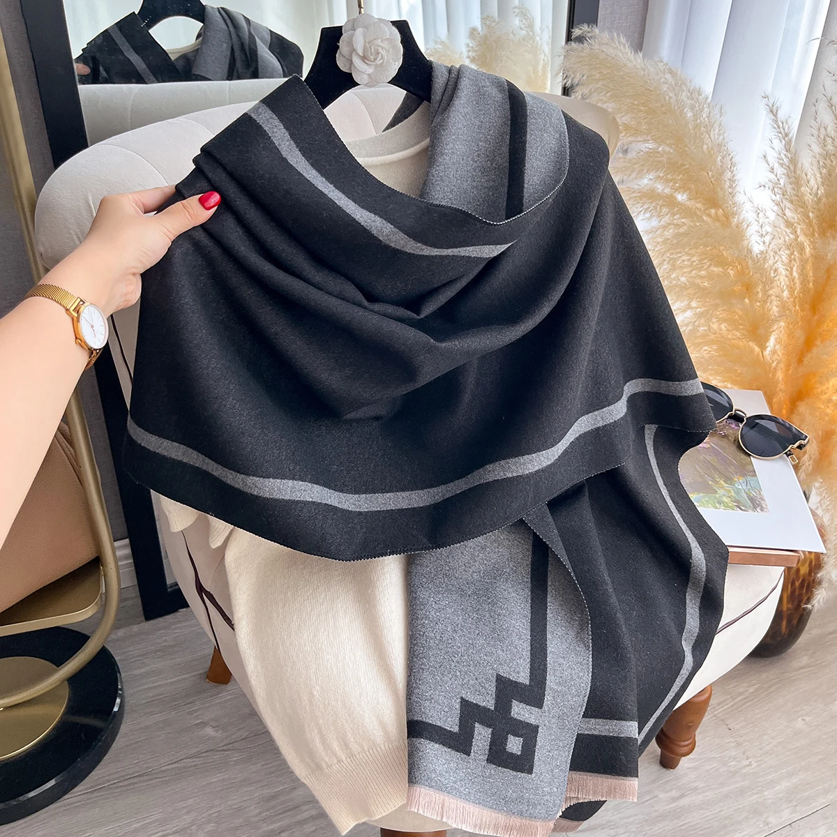 2025 Luxury Winter Cashmere Scarf Women New Design Warm Pashmina Blanket Poncho Scarves Female Print Shawl Thick Foulard Bufanda