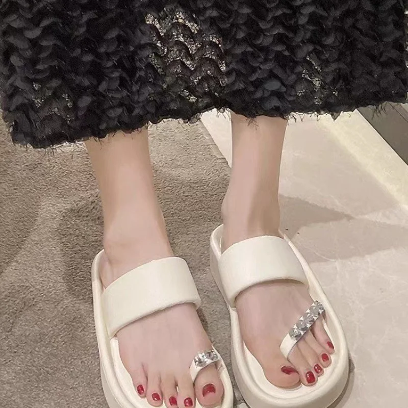 

Женские шлепанцы с открытым носком, пляжные сандалии, плоская подошва, круглый носок, однотонные, современные, лето 2023