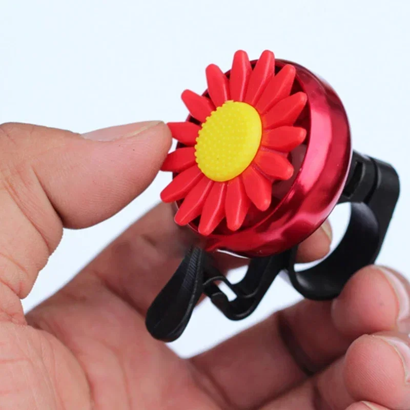 Bicycle Bell Bicycle Horn Bicycle Alarm Bicycle Accessories Multi-color Kids Bicycle Bell Daisy Flower Horns Bike Children Cycling Ring Alarm for Safety Cycling Handlebars Bike Accessories