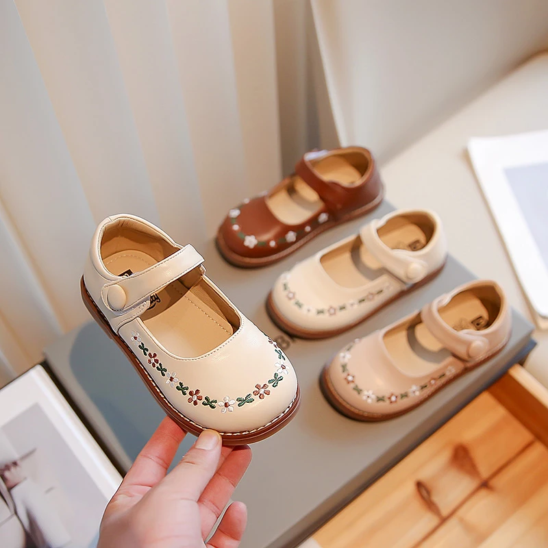 2023 Children Fashion Girls Casual Shoes Drop Shipping Simple Non-slip Kids Shoes PU Round-toe Shallow Leather Shoes Embroidery