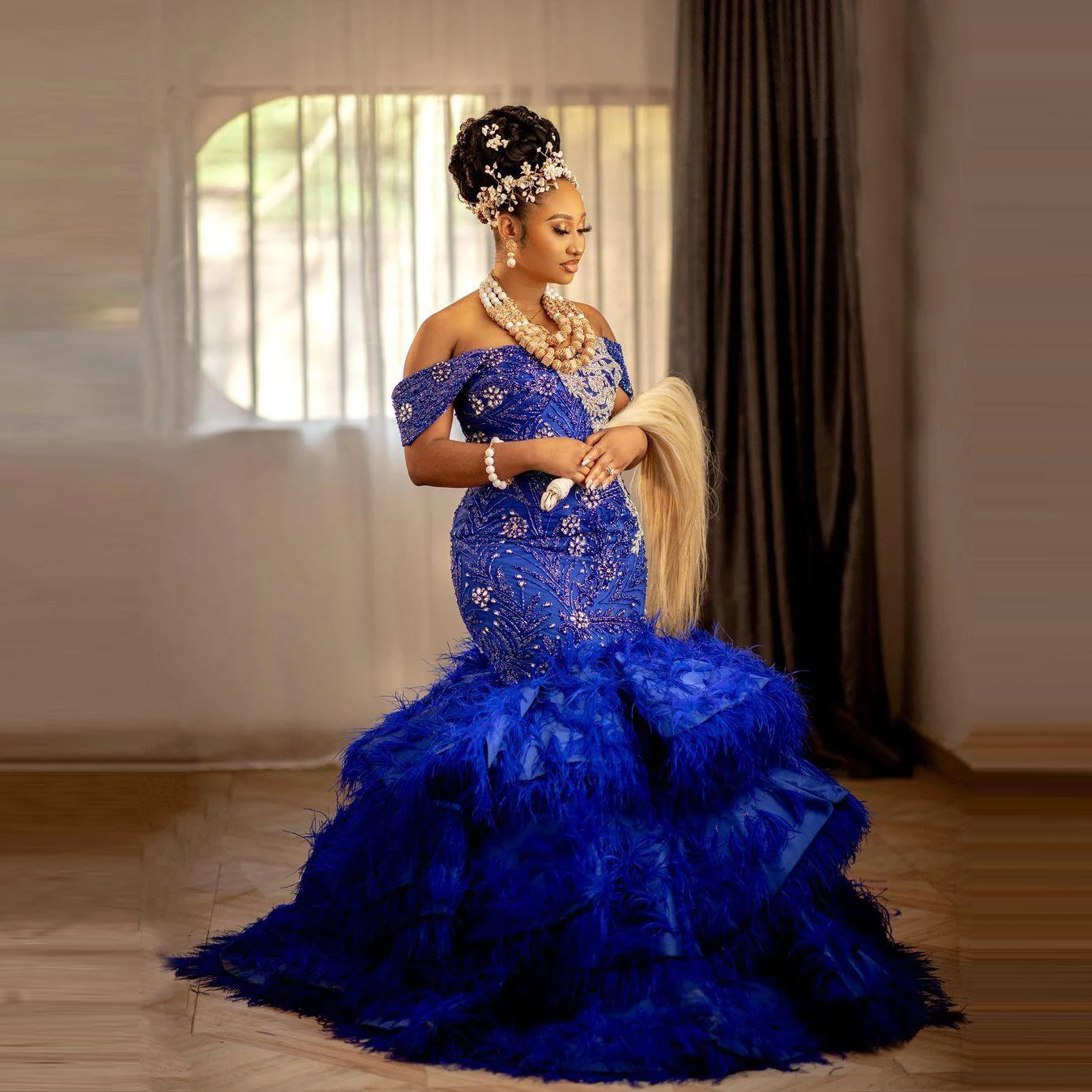 Nigeria Luxus Prom Kleid Federn Bottom Plus Size Royal Blue Abendkleider  Großen Perlen Kristalle Perlen Tiered Promi Kleid - AliExpress