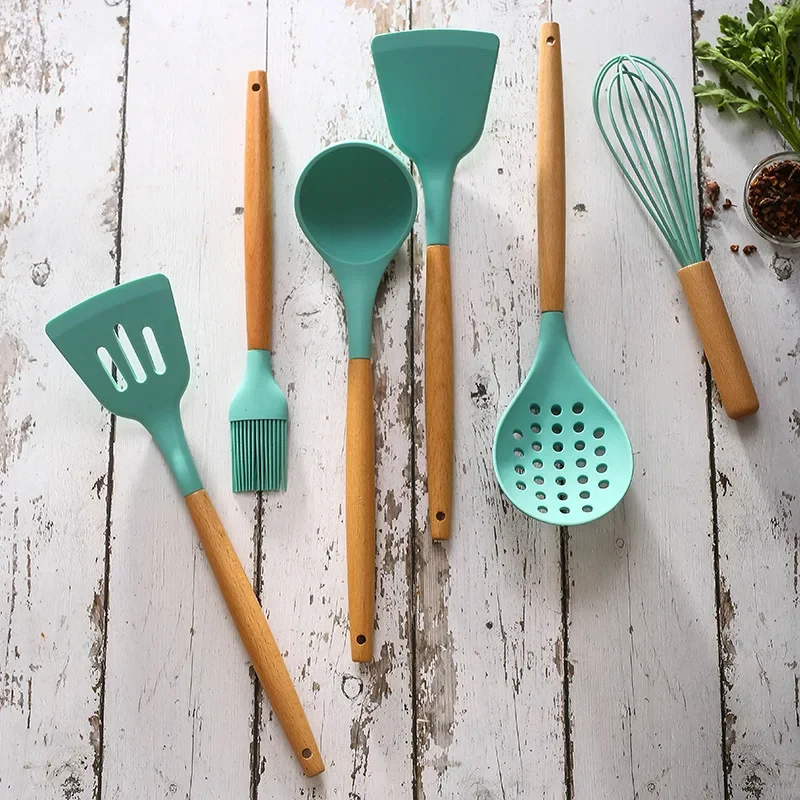 Nordic Pink Wood Handle Silicone Kitchen Utensil Set Combination Storage Bucket Soup Spoon 9 Piece Set 11 Piece 12