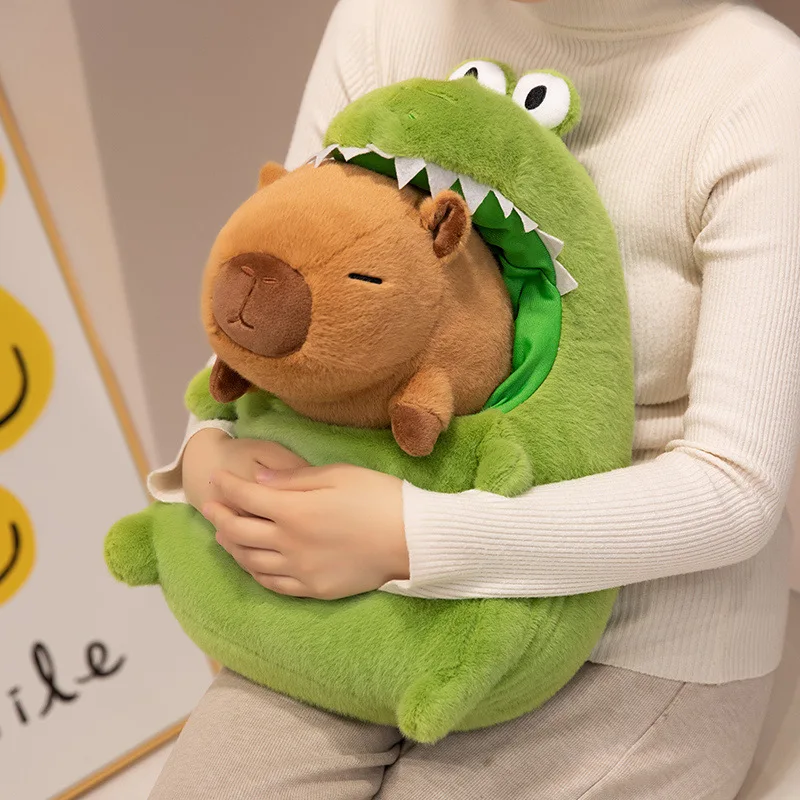 Novo capivara com dinossauro verde wearable crocodilo brinquedo de pelúcia kawaii plushie simulação macia capibara fofo brinquedo de pelúcia