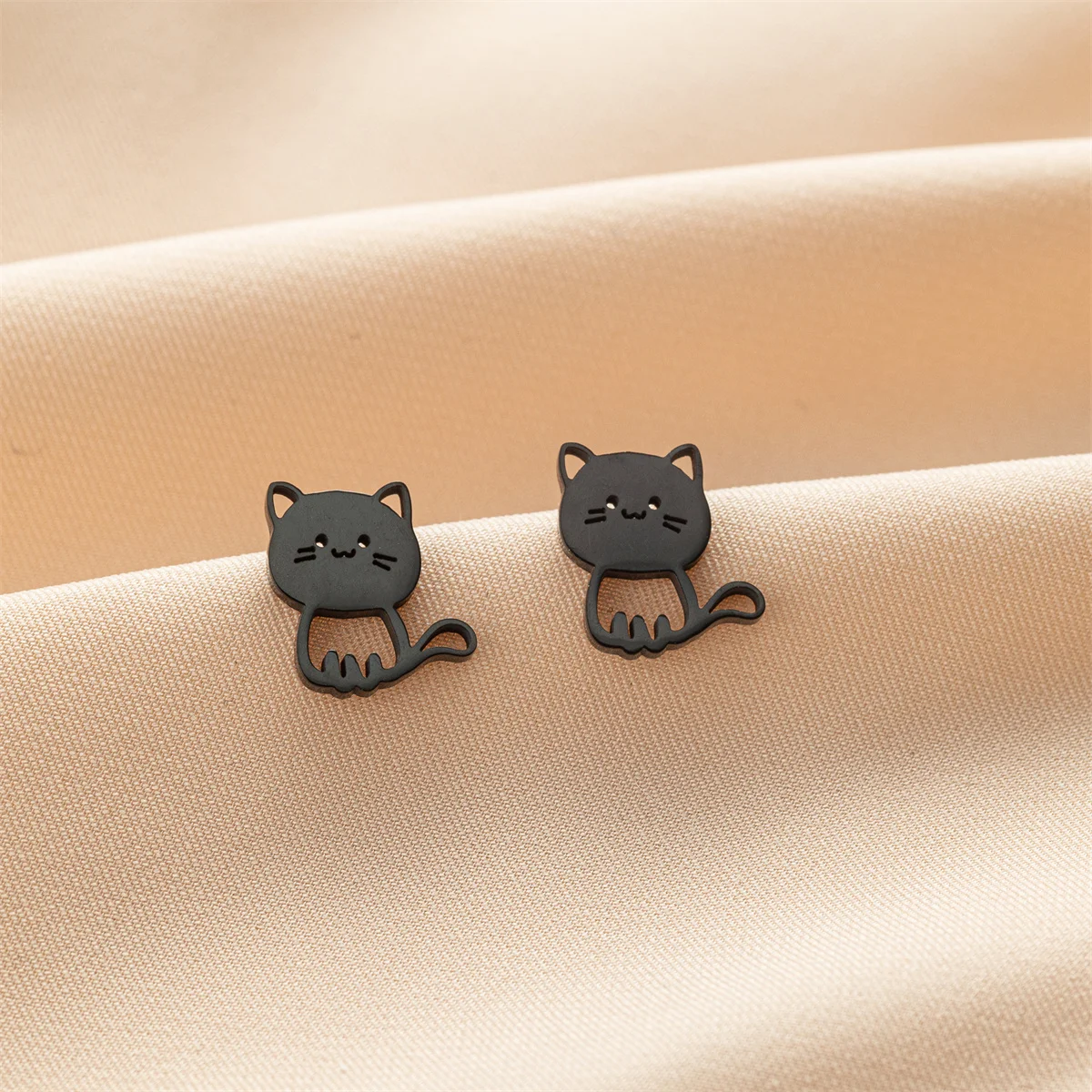 Goldener Edelstahl Mond Katze Ohr stecker für Mädchen Ohr Piercing Knorpel Ohrringe koreanische trend ige Hochzeits geschenk Großhandel – Detail 5