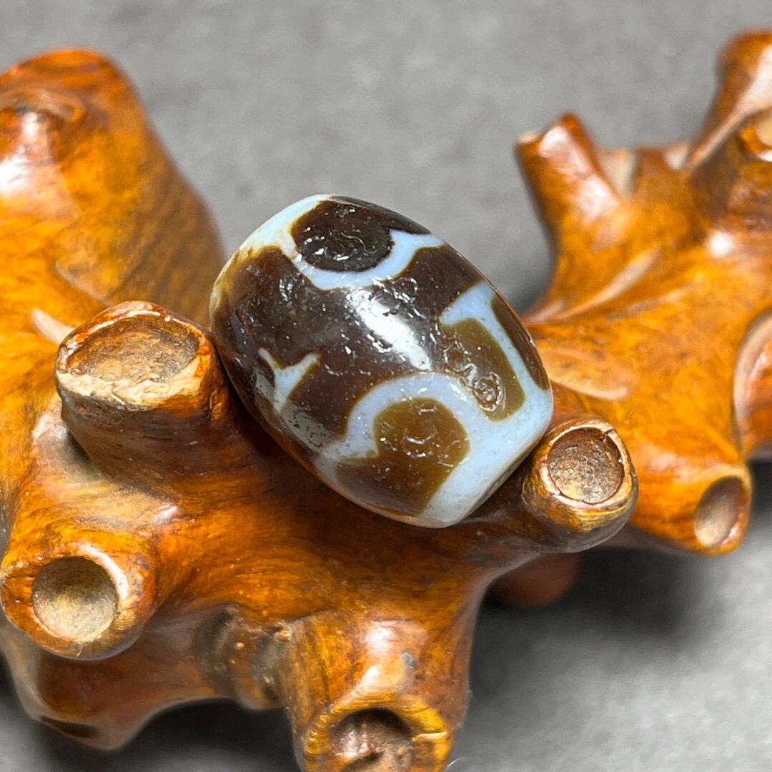 

Натуральные чистые, обработанные старые товары, рисунок подковы [шапка Lianshi dzi beads] Подвеска из натурального старого материала