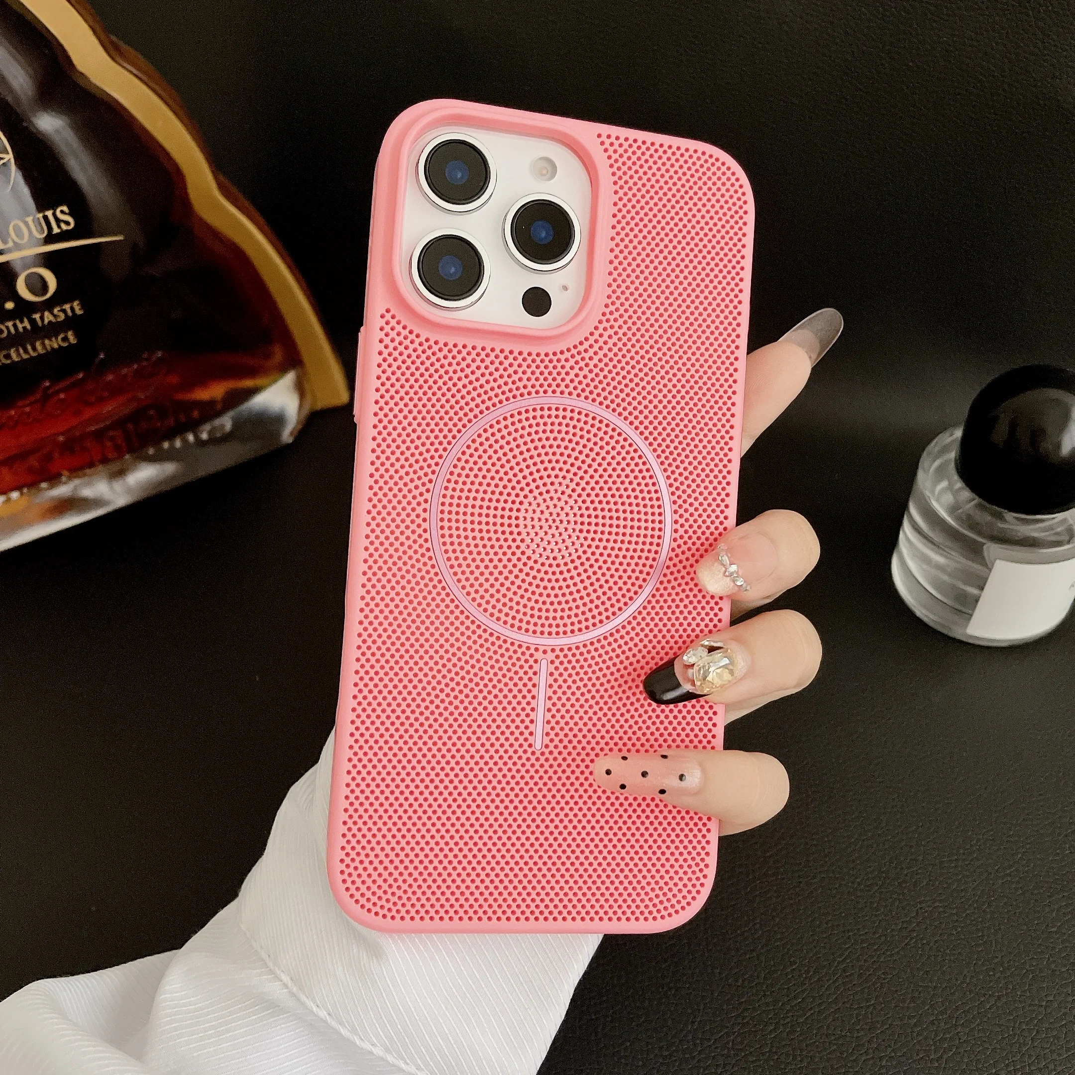 Ultra-Thin Honeycomb Cooling Magnetic Phone Case with Wireless Charging and Shockproof Protection