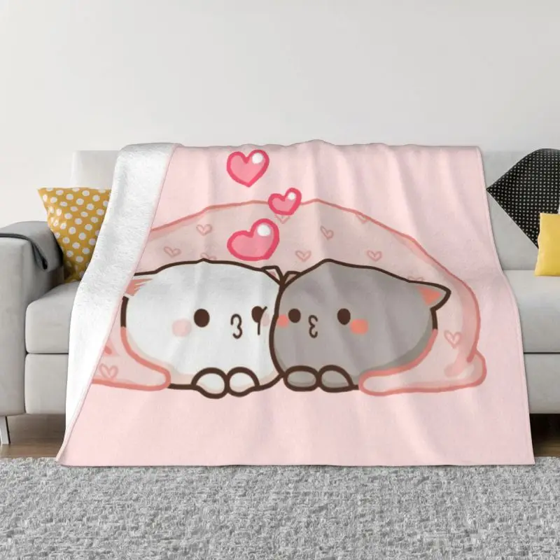 

Ультрамягкое Флисовое одеяло Mochi с изображением кота персика и Гомы Love Kiss, теплое фланелевое одеяло для кровати, дивана, путешествий, стеганое одеяло