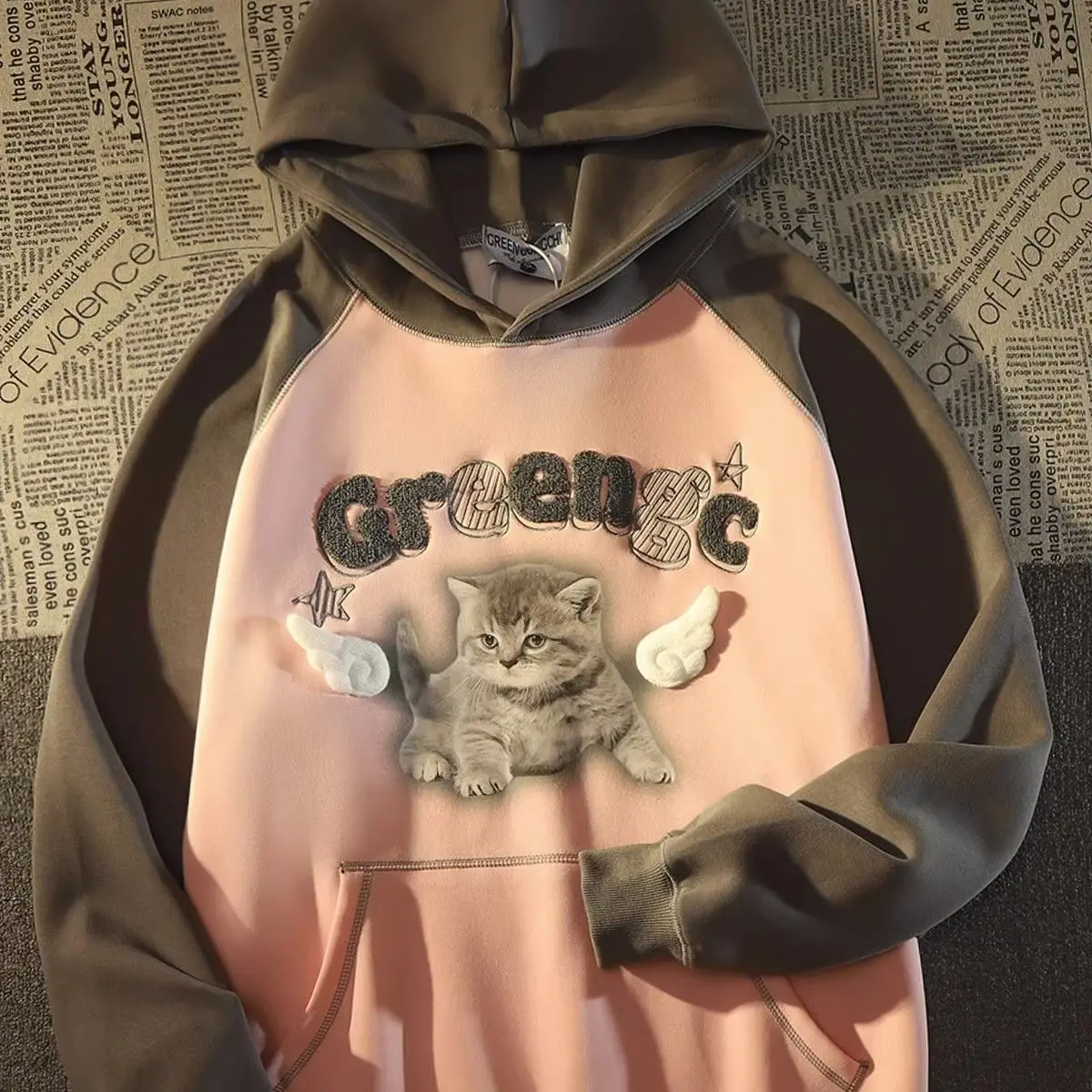 

American retro oversize puppy hooded sweatshirt for men and women loose and lazy raglan long sleeved y2k coat harajuku hoodie