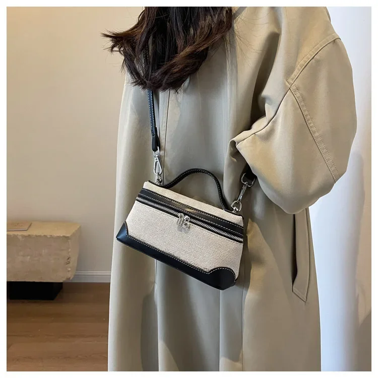 thumbnail image 1 of Bolso pequeño cuadrado de estilo retro para mujer, bandolera de lona de marca de lujo, bolso de mano para mujer, 2024, 1 of 5
