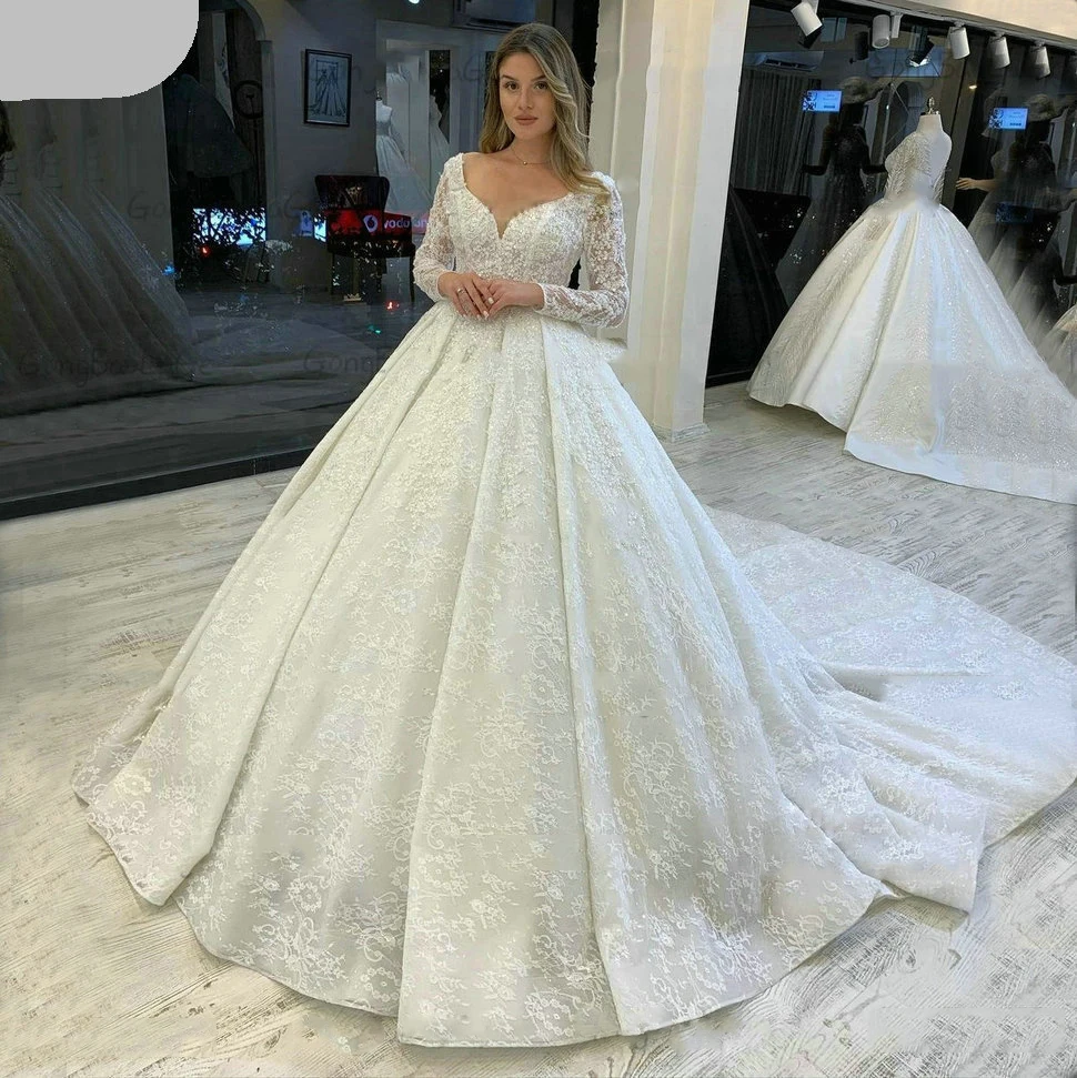 Long Sleeve Classic Ball Gown Wedding Dress with Lace Up Back O-Neck Robe De Mariage