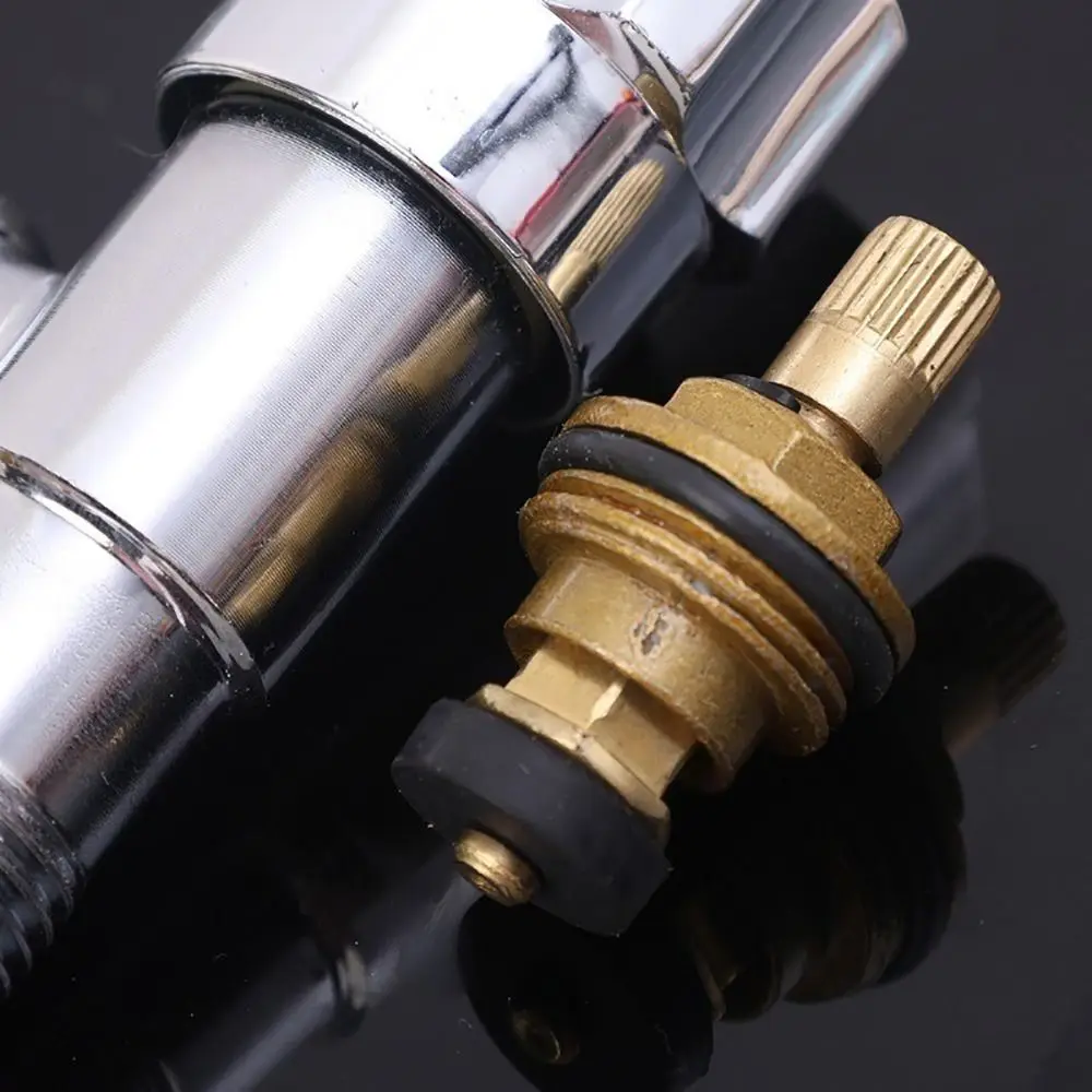 วาล์วก๊อกน้ำแบบเปลี่ยนได้ 6 ชิ้น ขนาด G1/2 นิ้ว วัสดุทองเหลือง ทนทาน ใช้ได้กับก๊อกน้ำทั่วไป อุปกรณ์เสริมสำหรับห้องครัวและห้องน้ำ วาล์วแบบกดเร็ว 1