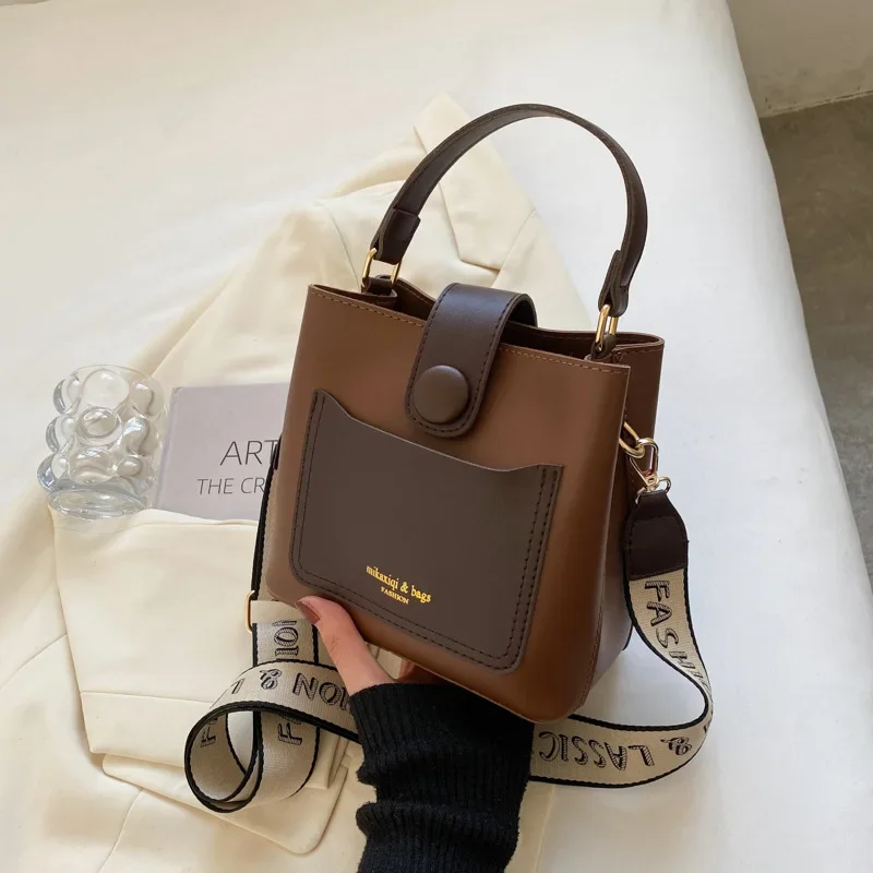 Popular 2024 New Spring Fashion Portable Shoulder for Women Crossbody All-Matching Retro Bucket Bag