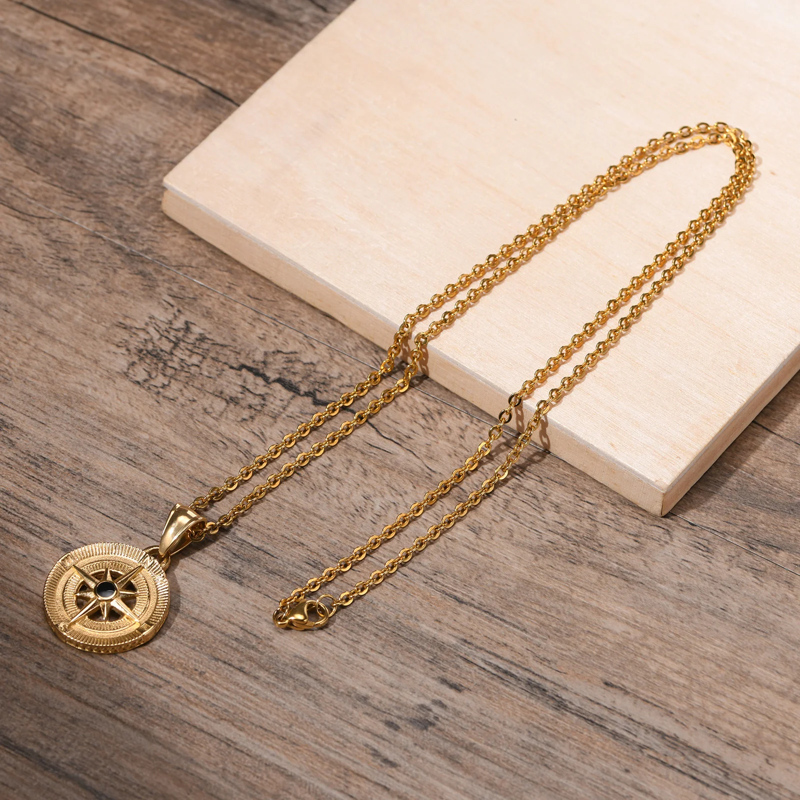 Vnox coole Mode Kompass Anhänger Halsketten für Männer, Edelstahl zweilagig kubanisch/Seil/Figaro Kette Kragen Schmuck Geschenk – Detail 4