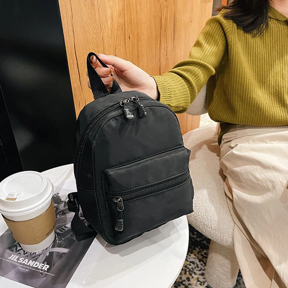 Mini zaini da donna Trend Borsa da donna in nylon Borse da scuola piccole Zaino bianco per ragazze adolescenti Zaino casual alla moda - immagine 3