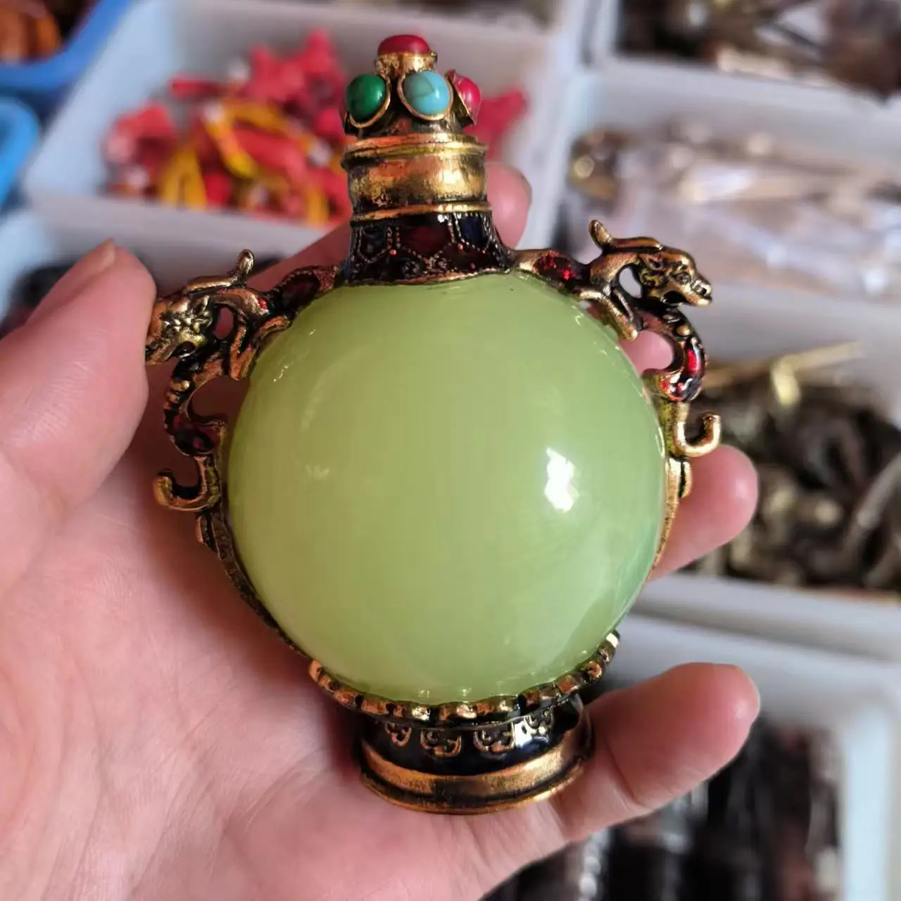 1pcs/lot luminous snuff bottle ornament pair dragon inlay multiple jewel Classical Ethnic style Collectible Beautifully crafted