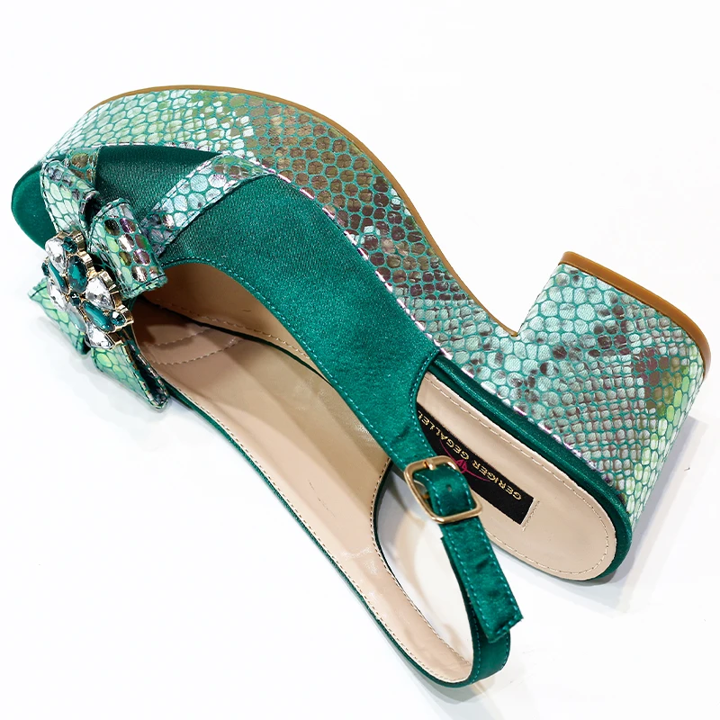 Fashion Top Italian Designers 2023 Luxury Round Toe Bright Diamond Bowtie Bling Summer Women's Platform Chunky High Heel Sandals